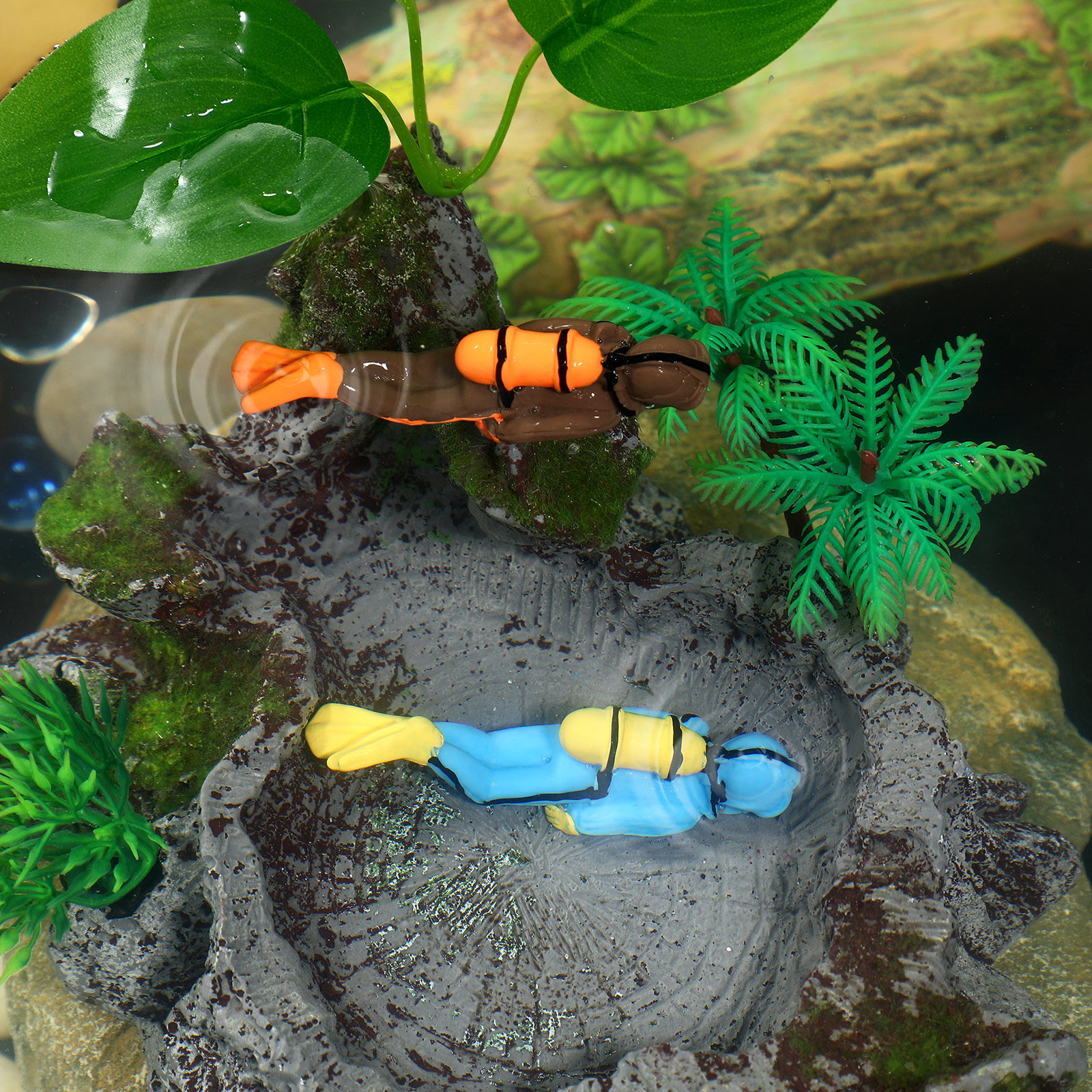 Home Decor Habitat - 4Pcs Resin Diver Aquarium Decor Floating
